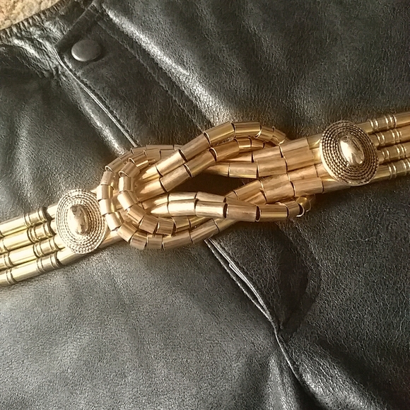Beautiful gold and leather stretch belt - Picture 4 of 5